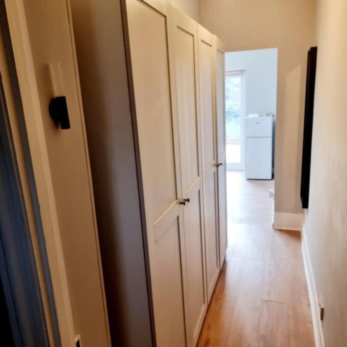 Stylish Apartment, Self Check-In, Ideal 4 Contractors, 25Mins To Gatwick Airport ืทอร์นตันเฮลท์ ภายนอก รูปภาพ